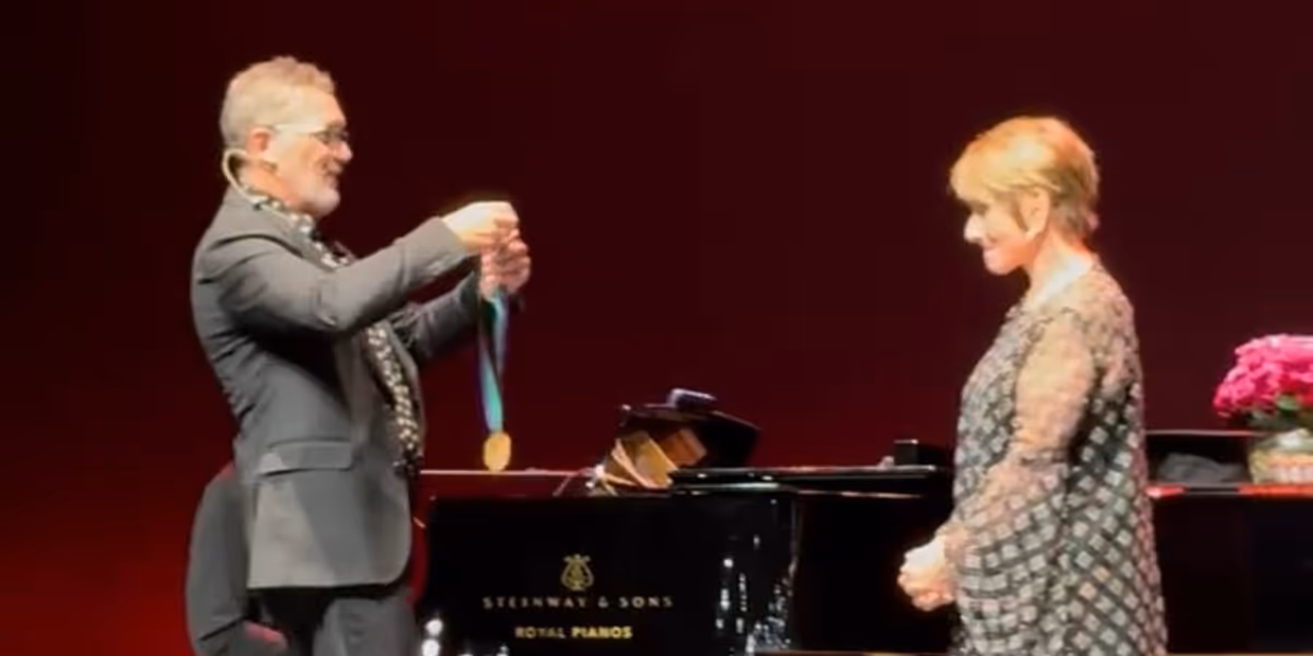 Antonio Banderas entrega el Premio LUX DUCTOR a Patti LuPone en una noche histórica