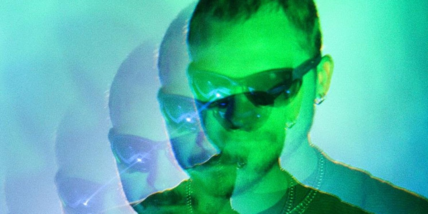 Auragraph Shares 'New Standard' Acid-Dipped Synthwave Track 'Heatwave'  Image