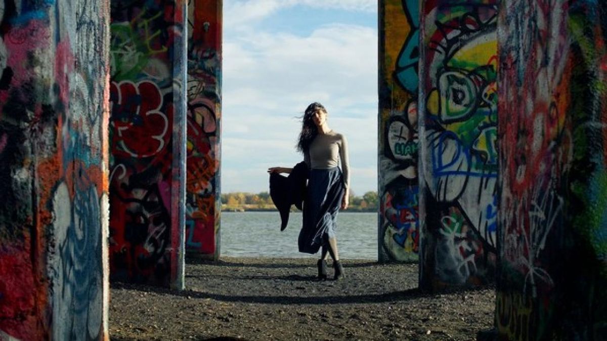 Autumn Luz Announces Debut LP MOMENTS; Single 'Cobalt' Out Now