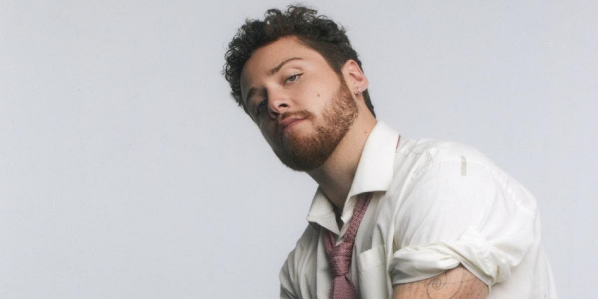 Bazzi Debuts New Song 'Pretty Lies'