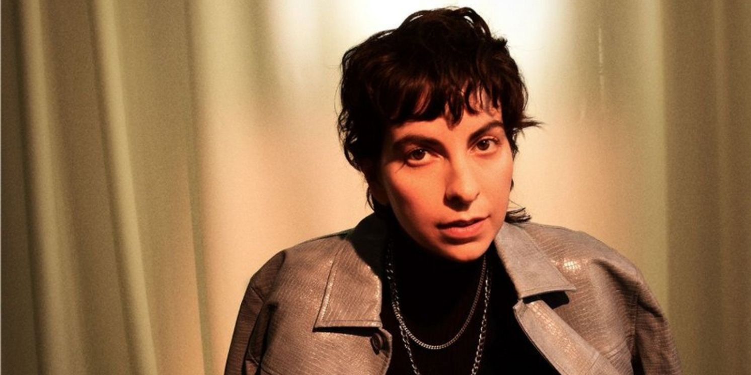 BECCA MANCARI Shares New Single 'Homesick Honeybee'  Image