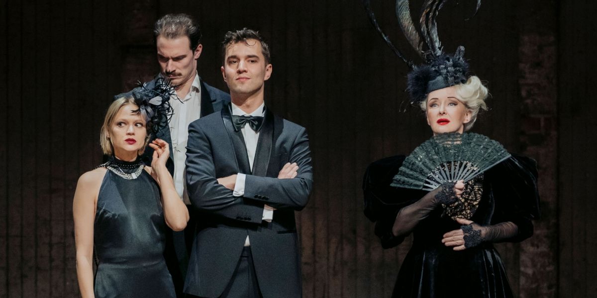 BUNBURY Comes to Burgtheater This Month