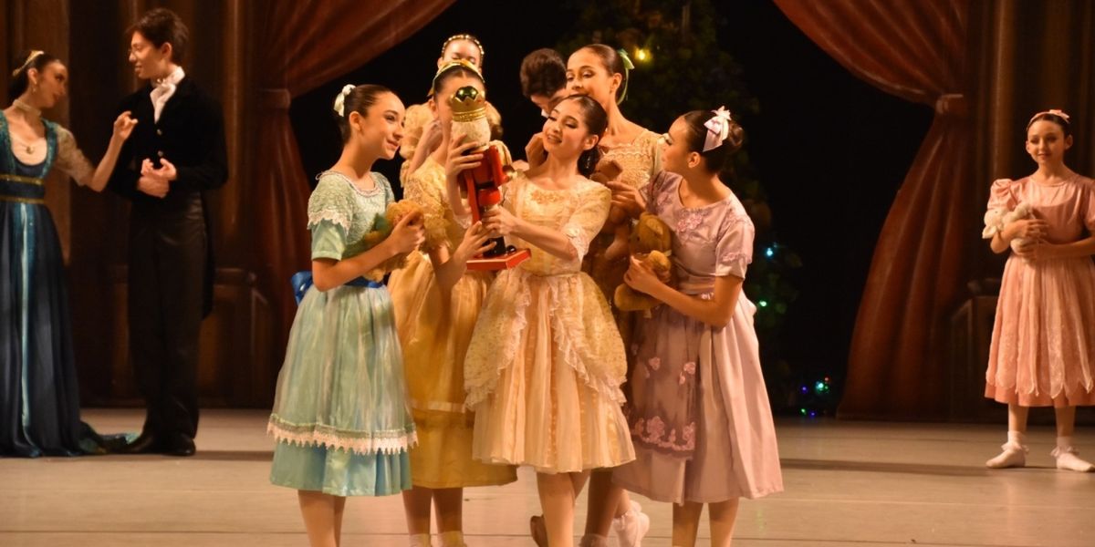 Bailarines Y Bailarinas De La Escuela Superior De Música Y Danza De Monterrey Presentan El Cascanueces