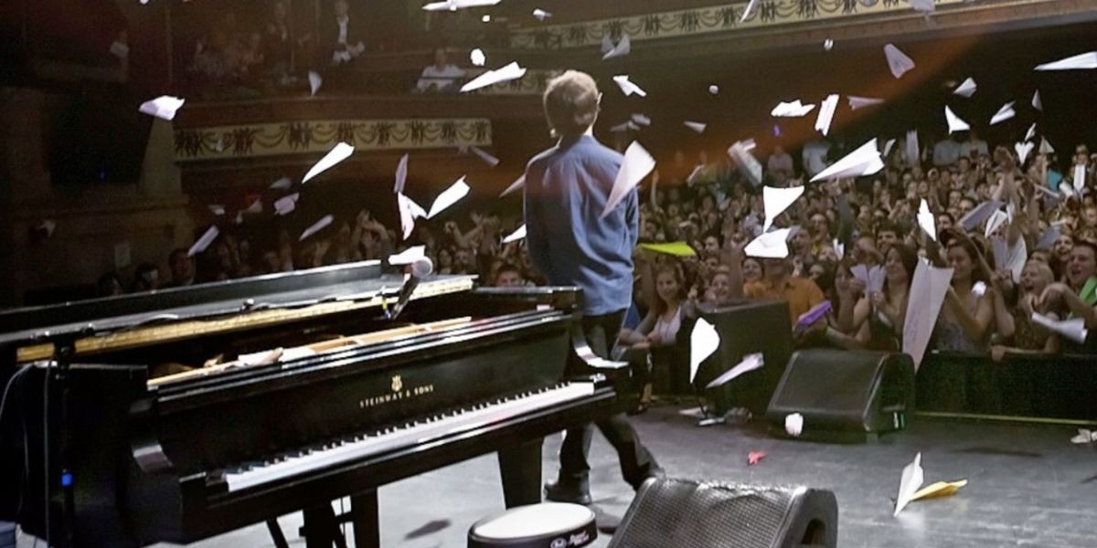 Ben Folds Sets 'The Return Of His Paper Airplane Request' Tour