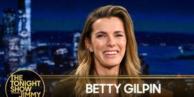 Betty Gilpin Recalls Meryl Streep Watching Her in OH, MARY! on Broadway