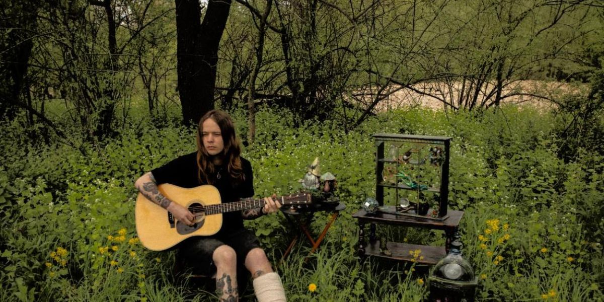 Billy Strings Shares New Song 10,000 MILES FROM A FRIEND