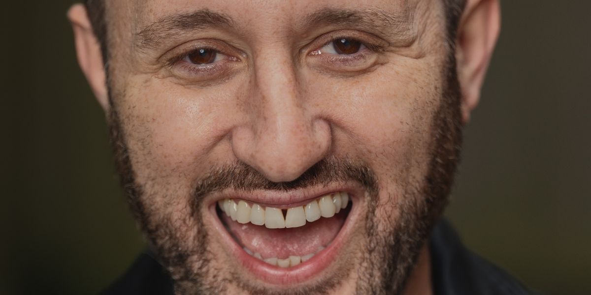 Blue Star Antony Costa Steps In As Prince In De Montfort Hall's SNOW WHITE
