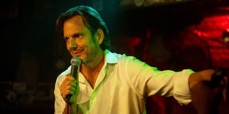 Bradley Cooper's IS THIS THING ON? Sets Home Digital Release Photo