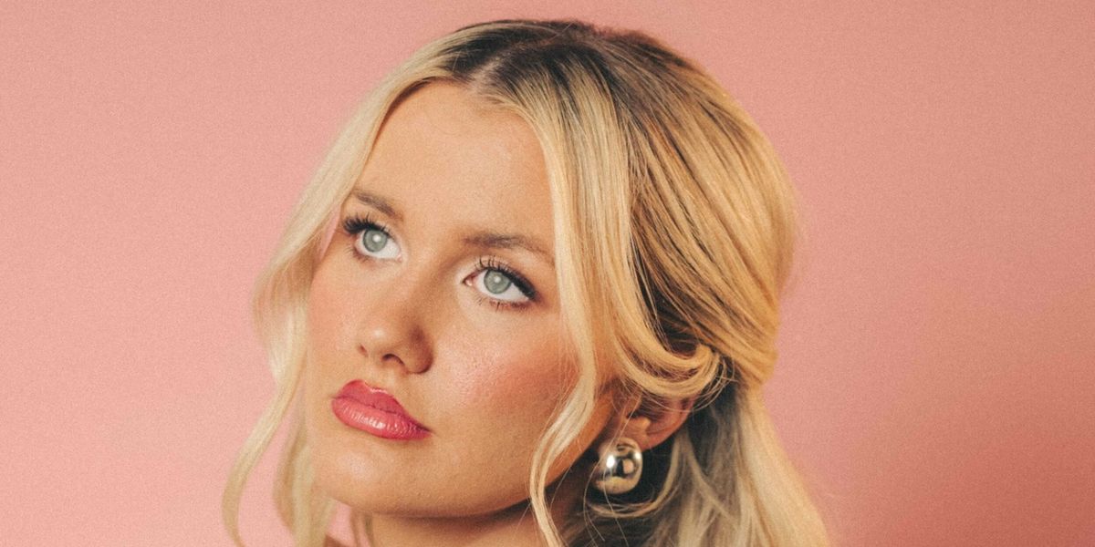 Breakout Country Star Elizabeth Nichols to Play First Headlining Tour