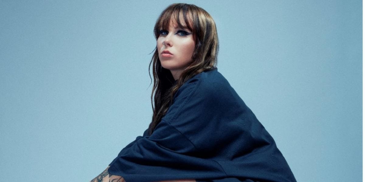 Breakout Phenomenon Kenya Grace Soars to #1 at Dance Radio With 'Strangers'