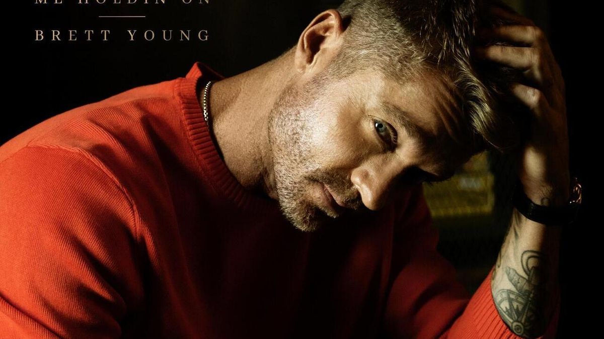 Brett Young Releases ME HOLDIN' ON, New Single