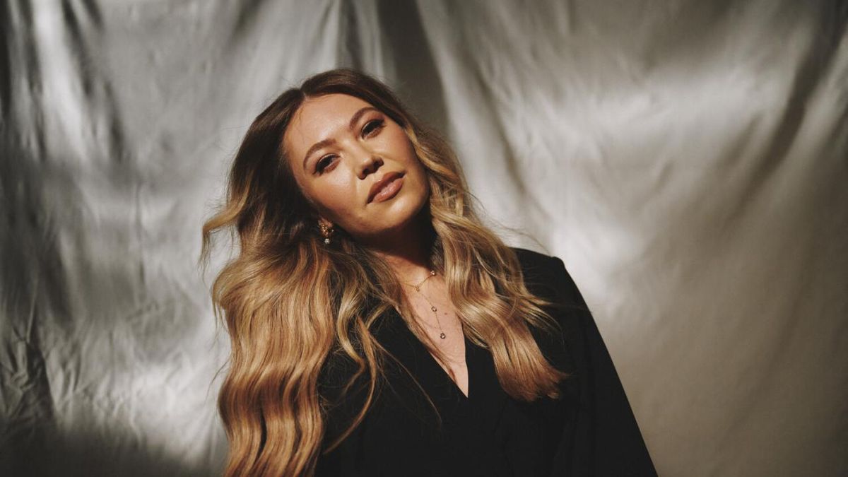 Bri Fletcher Releases Reflective EP NEW HER
