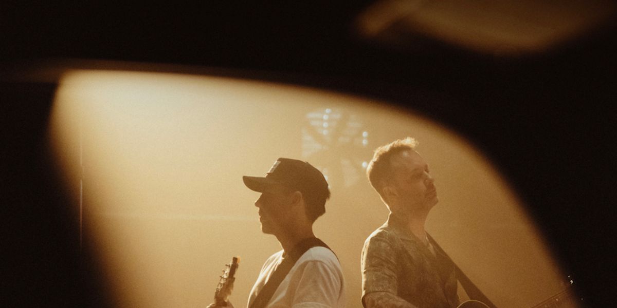 Brock Phillips & Dallas Smith Release New Song LEAVE ME LIKE A BACKROAD