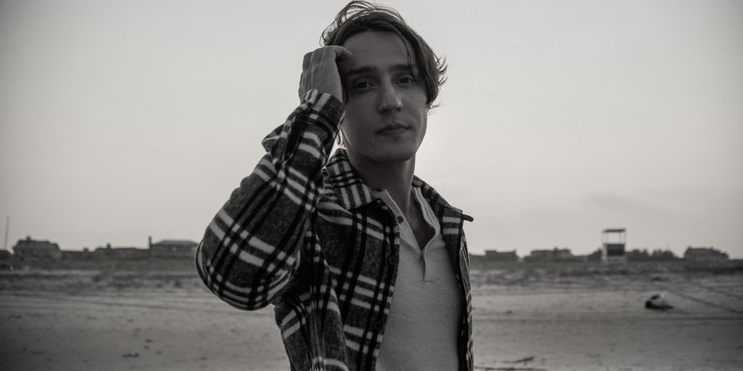 Michael Lee Brown to Perform at Chelsea Table + Stage in November  Image