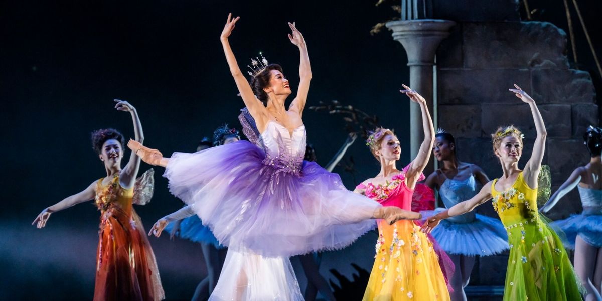 CINDERELLA Runs at the Royal Ballet This Holiday Season