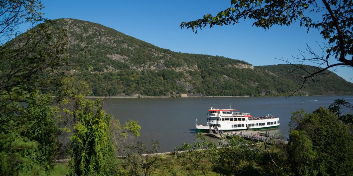 CIRCLE LINE Sets Sail to Bear Mountain with the Ultimate Oktoberfest Cruise