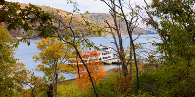 CIRCLE LINE-Oktoberfest and Leaf Peeping on the Hudson with Eats and Brews