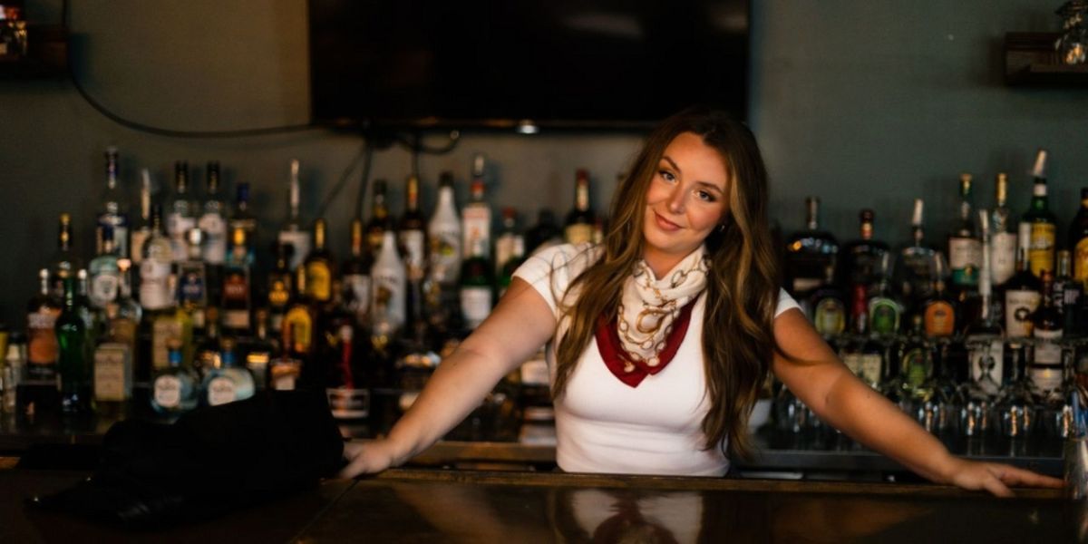 Paige Bell Releases Debut Sing 'Nashville Bar'