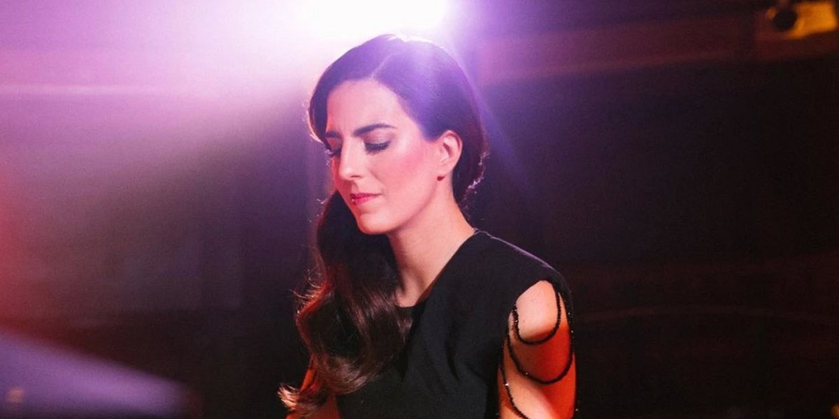 CUMHURİYET TURNESİ: AYŞEDENİZ Comes to Zorlu PSM This Week