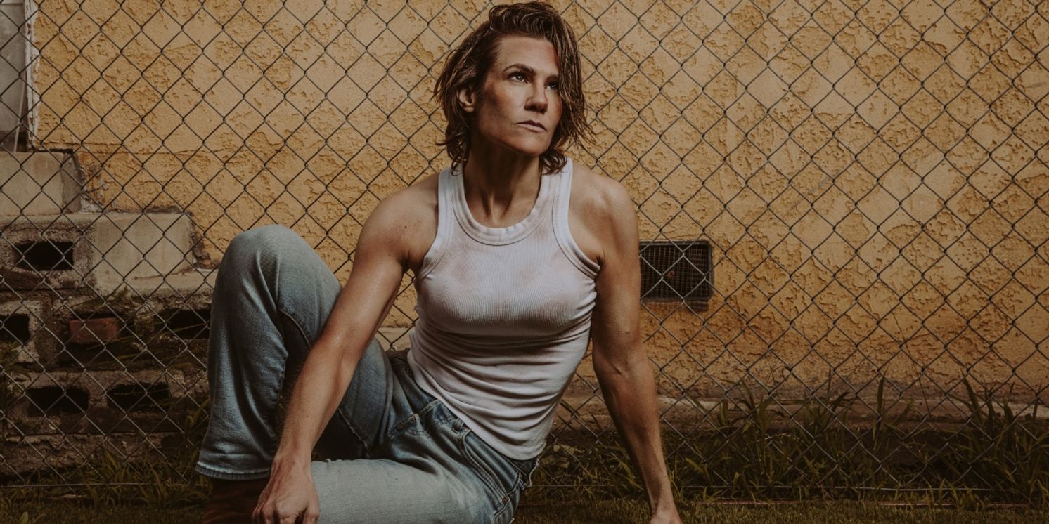 Cameron Esposito to Perform at The Den Theatre on New Year's Eve  Image