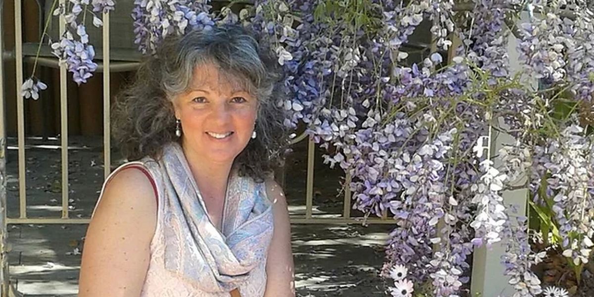 Canadian Poet Josephine LoRe Will Read Poetry At Teatro Paraguas