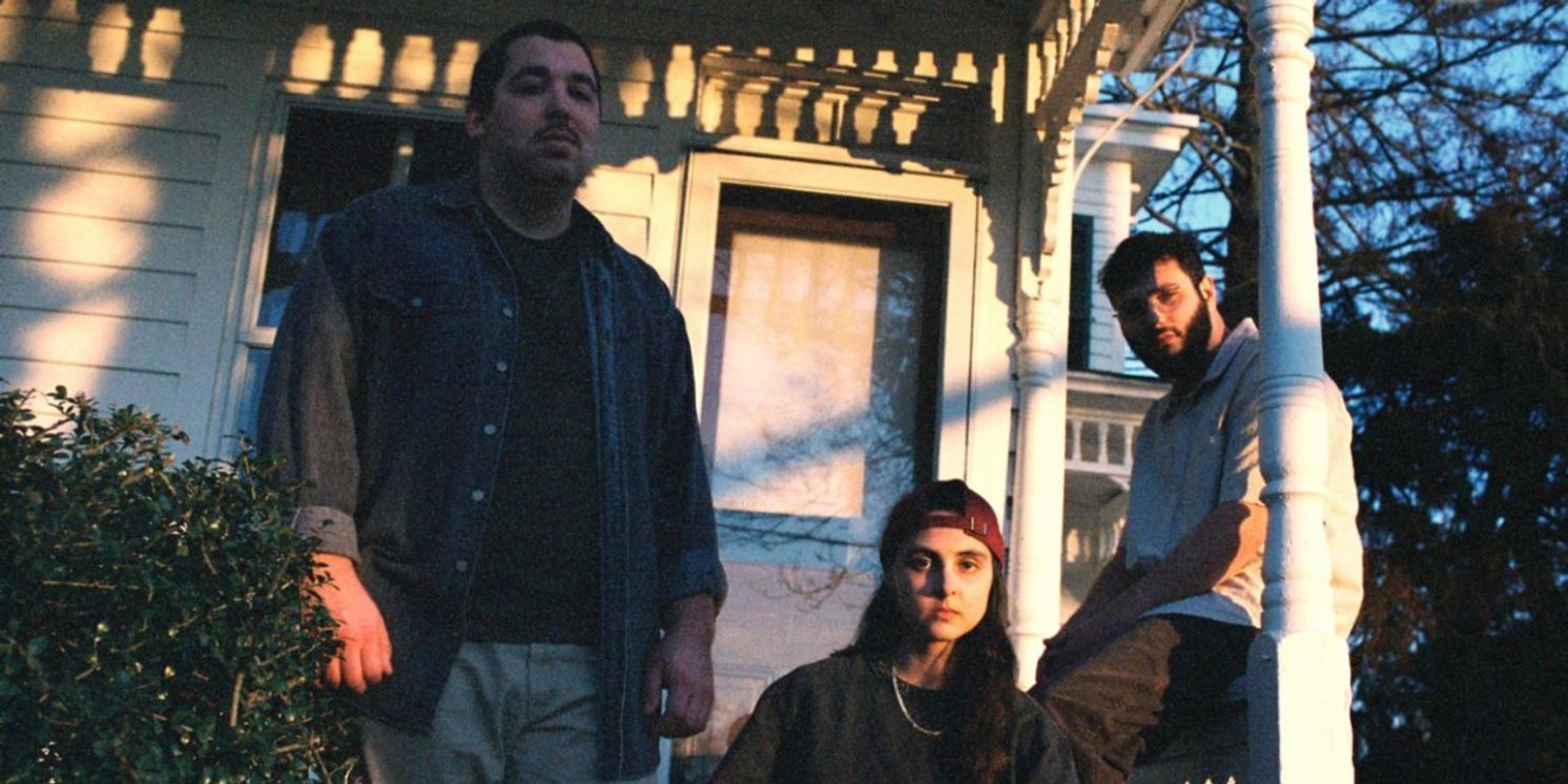 Carly Cosgrove Release New Single “Fluff My Pillow”  Image