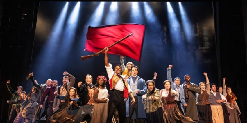 Cast Set For LES MISÉRABLES Final Return To Chicago Photo