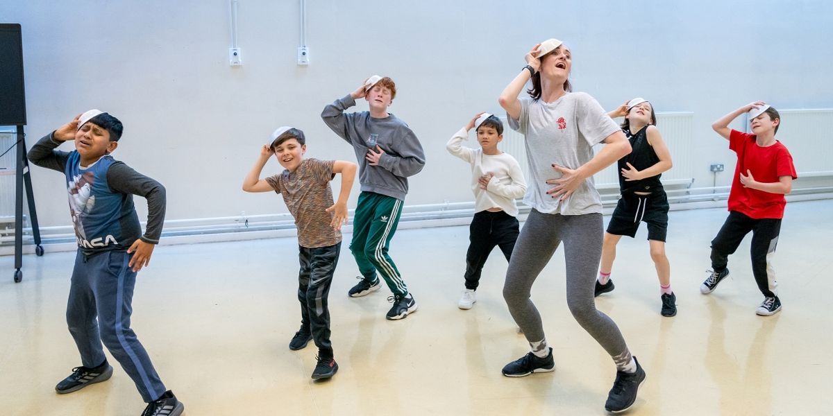 Cast Set For OLIVER! at Leeds Playhouse