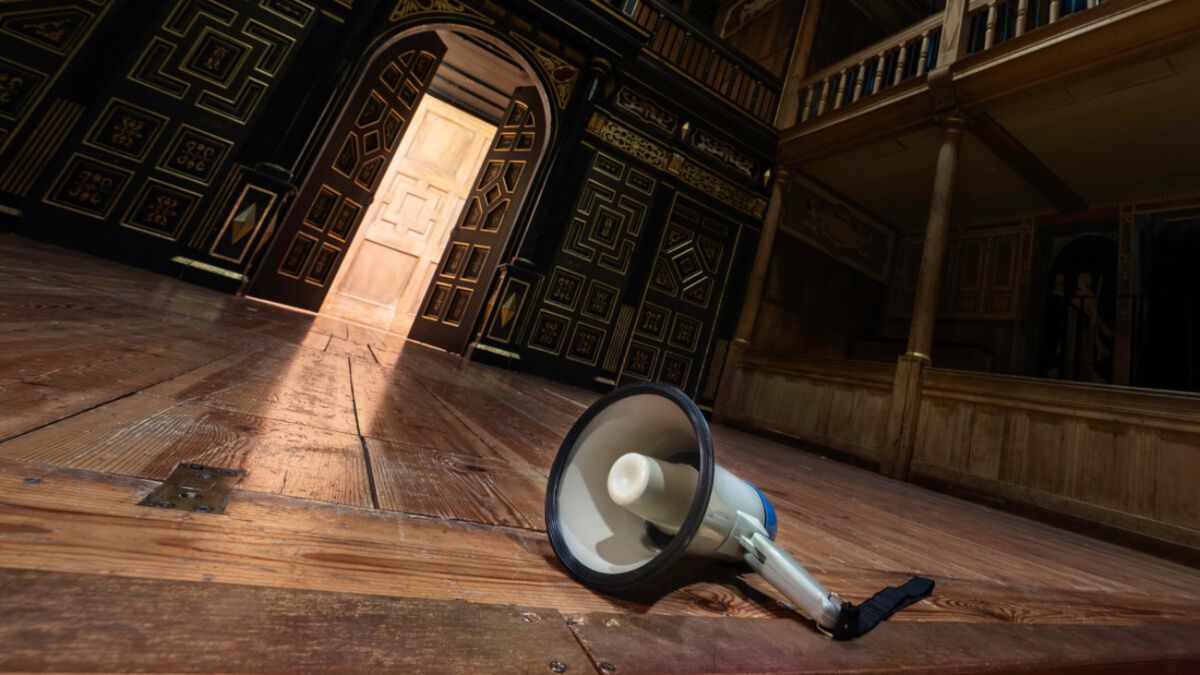 Cast Set For THE ANIMALS COME TO THE TABLE  at Shakespeare's Globe