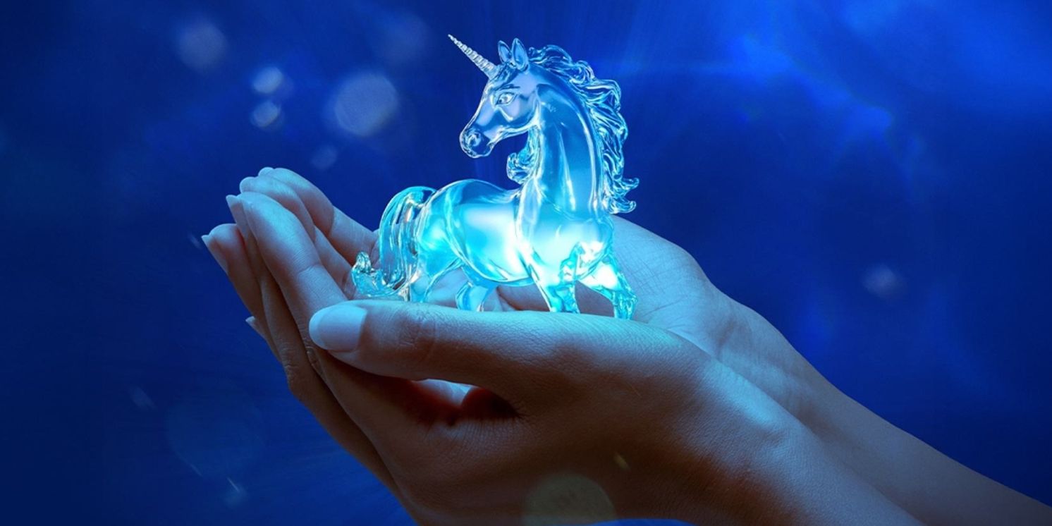 Cast Set For THE GLASS MENAGERIE at Dundee Rep Theatre  Image