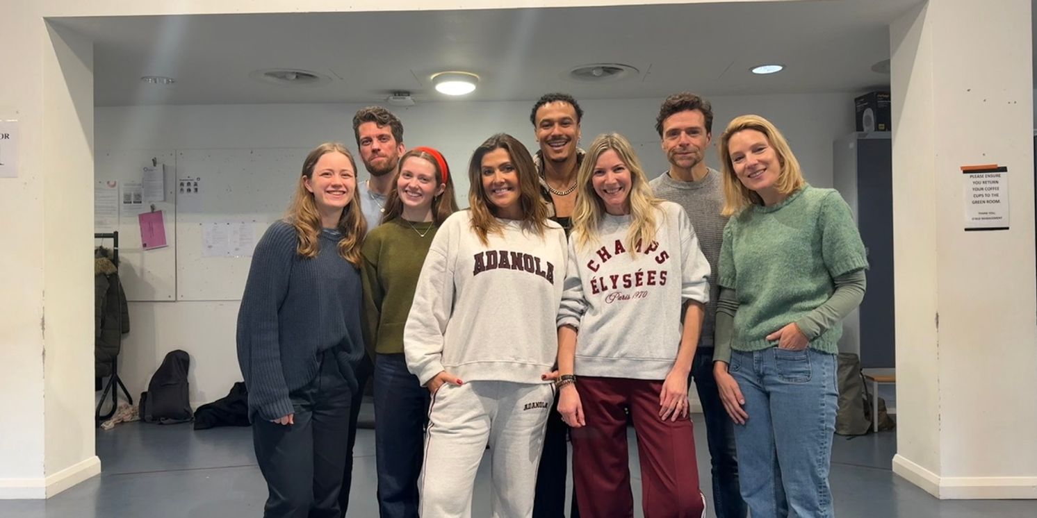 Cast Set For UK Tour of SINGLE WHITE FEMALE  Image