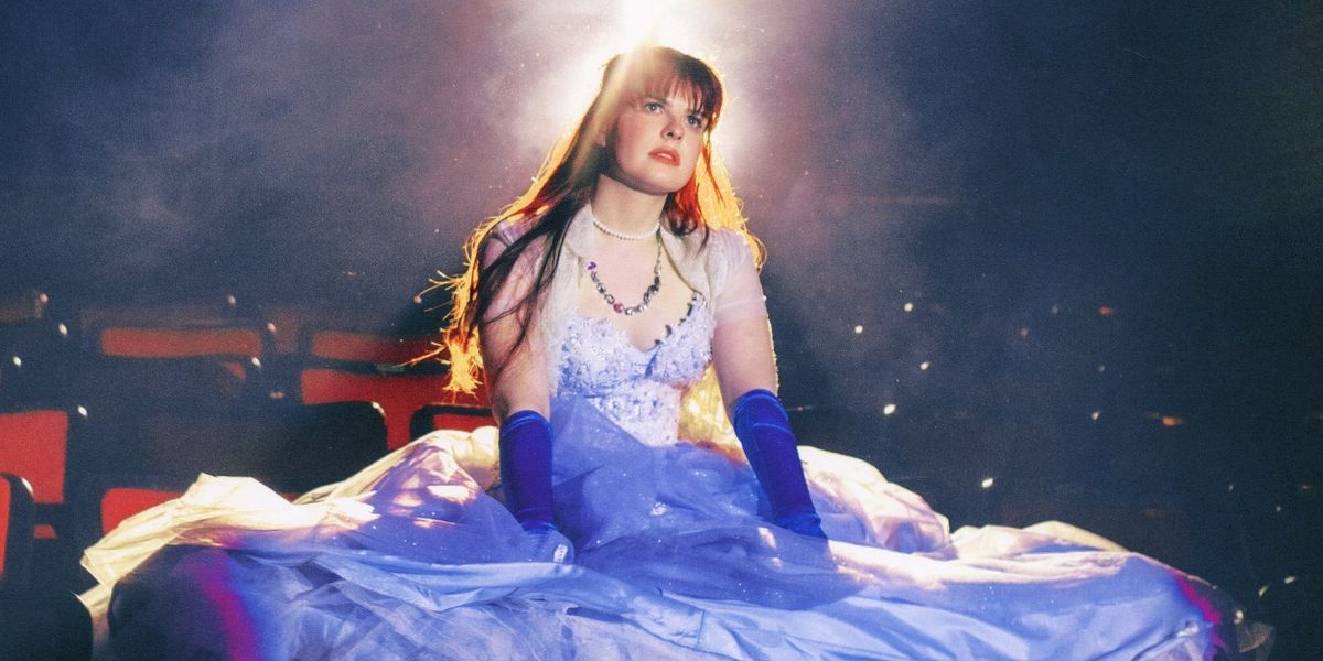 Catie Turner Releases Deeply Confessional EP 'Comedy & Tragedy: Act 2'