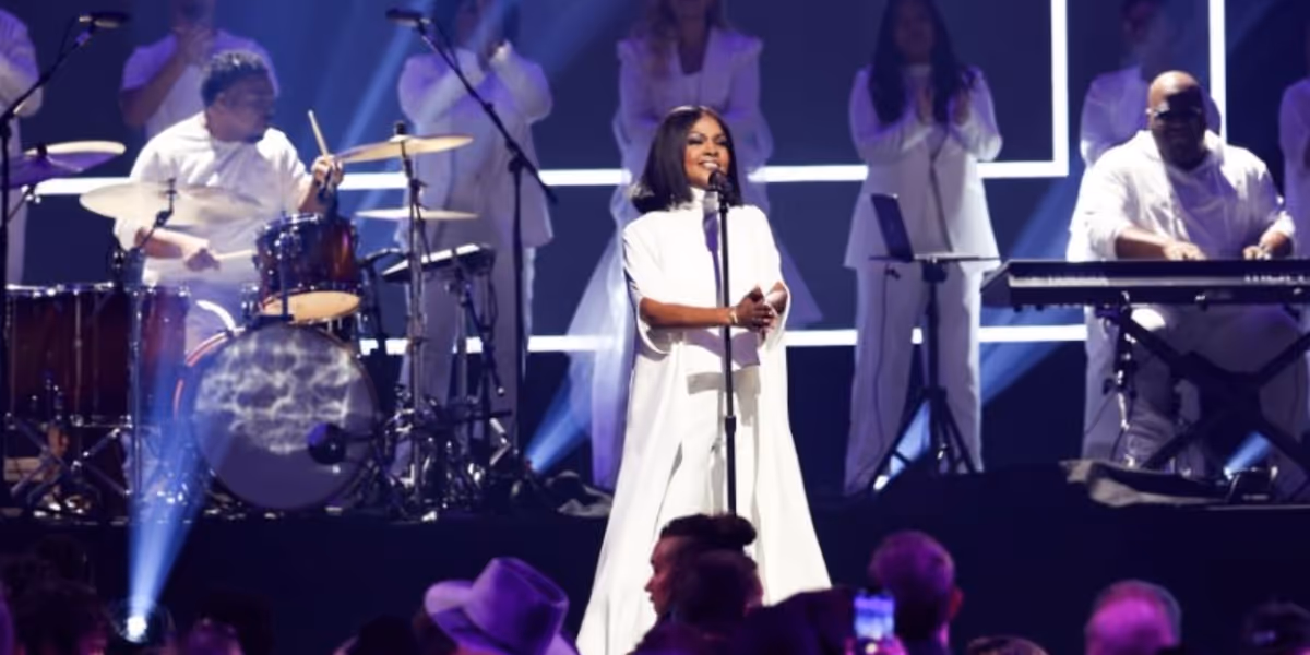 CeCe Winans Wins Artist of the Year at Dove Awards