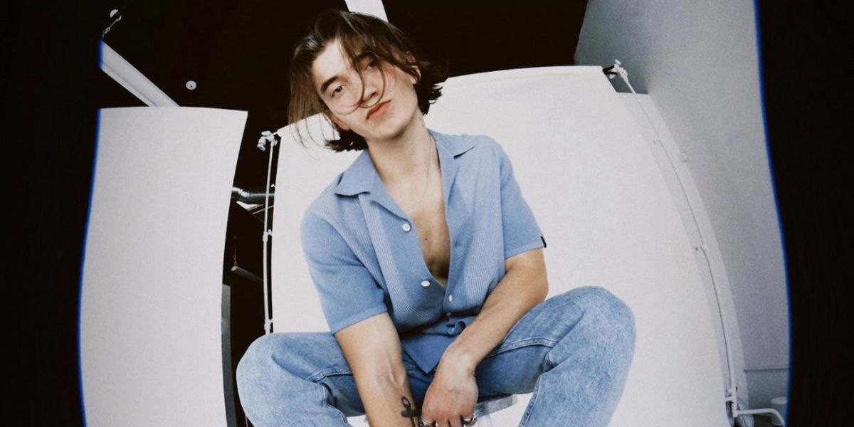 Chance Peña Shares New Single 'i am not who i was'; On US Tour Now With David Kushner