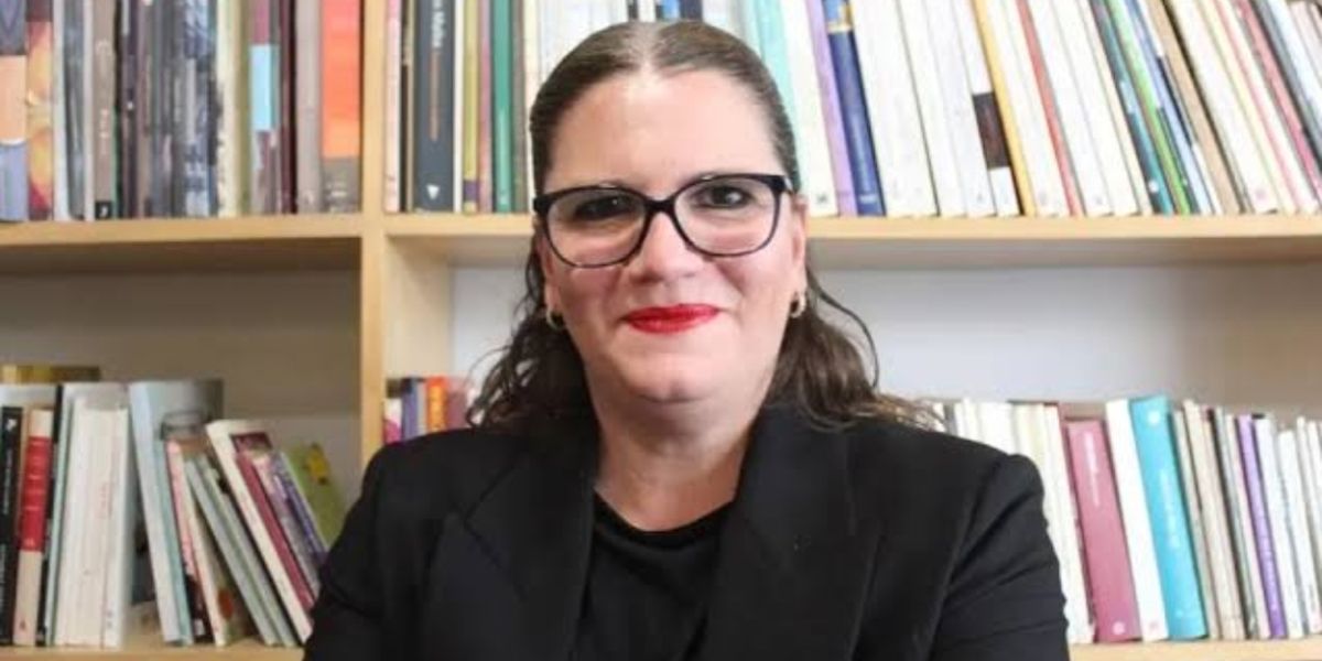 Charla En Torno Al Poemario Jardín Cerrado (Primera Nostalgia), De Beatriz Saavedra Gastélum