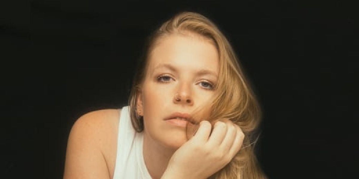 Charlotte Morris Unveils Soul-Stirring New Single 'Raised by a Woman'