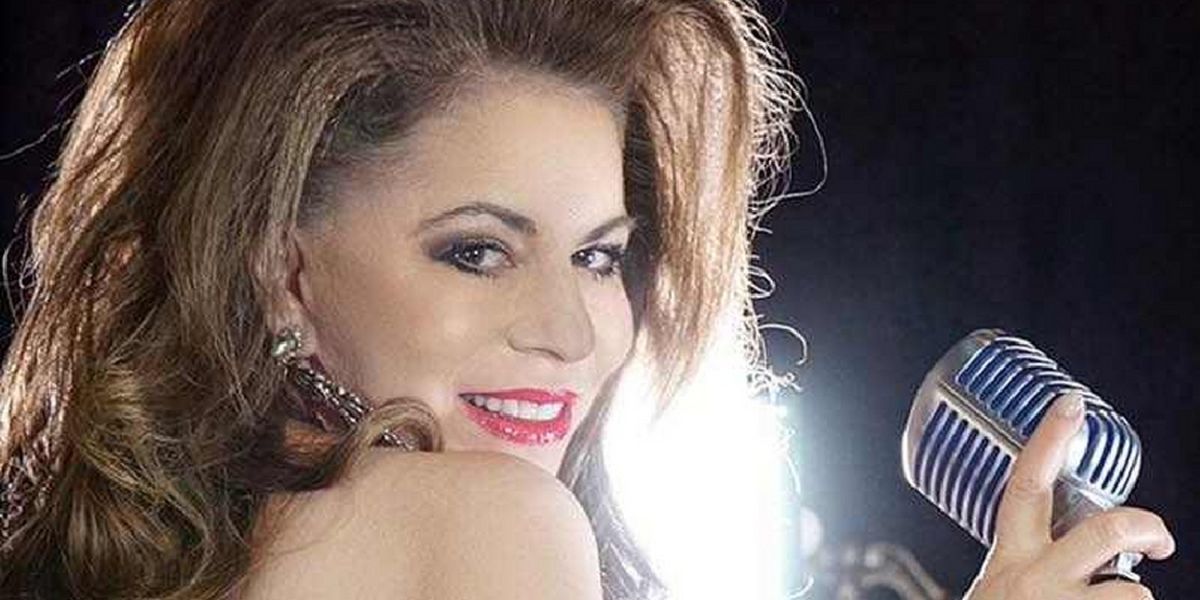 Chicago's Cabaret Queen Denise Tomasello Receives Impresa Award