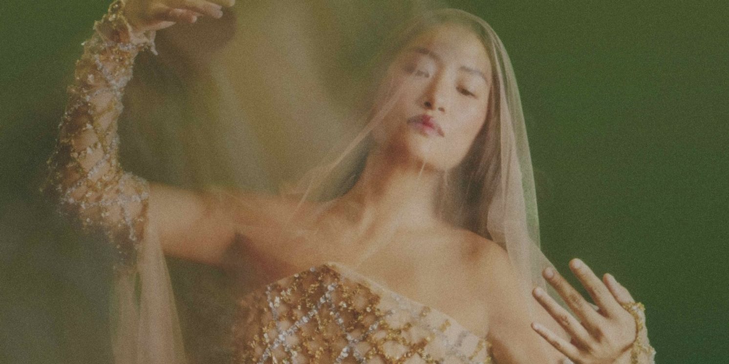 Chloe Flower Sets New Christmas Album 'She Composed: The Holidays'; Listen to the First Single Now  Image