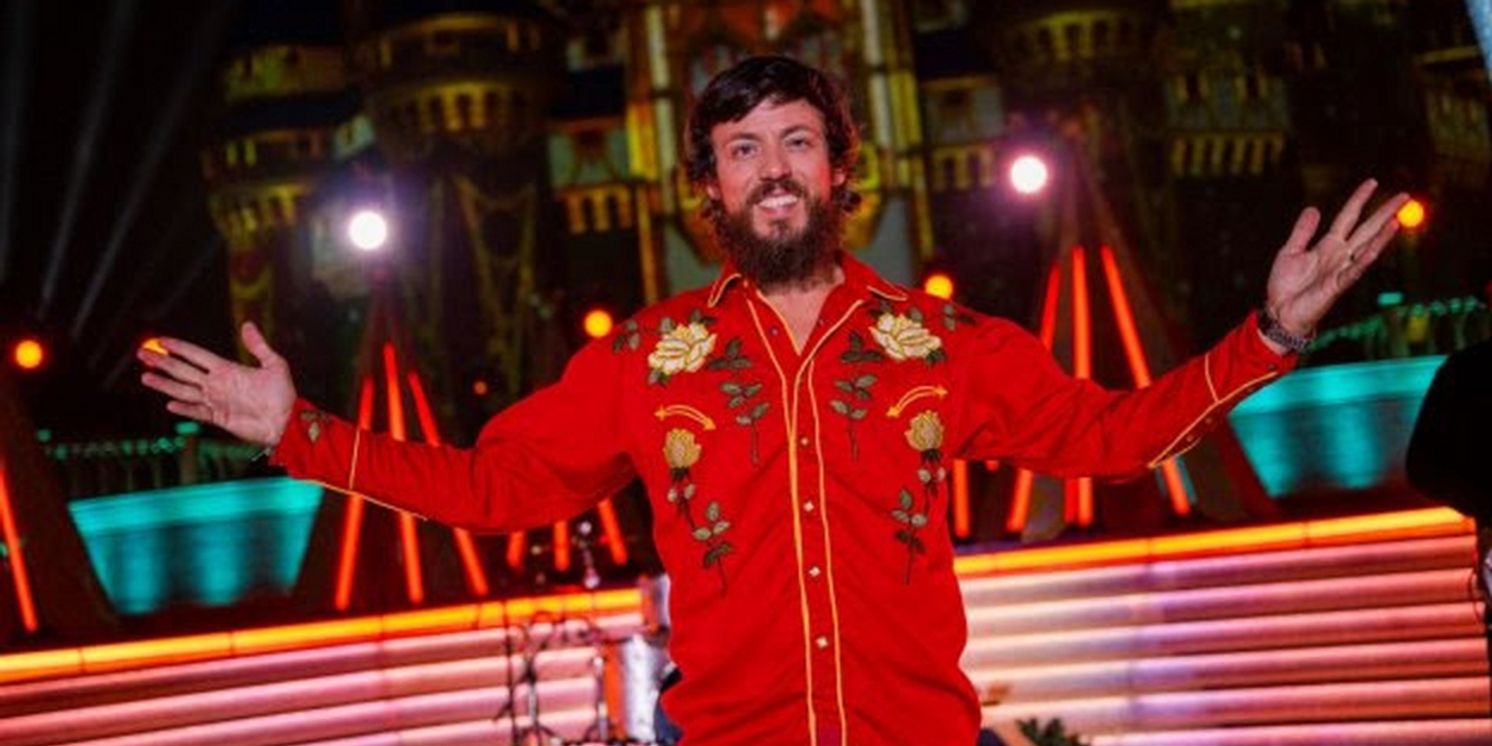 Chris Janson Keeps Taking Us Down the 'Holiday Road' As We Head Into the Most Magical Time of Year  Image