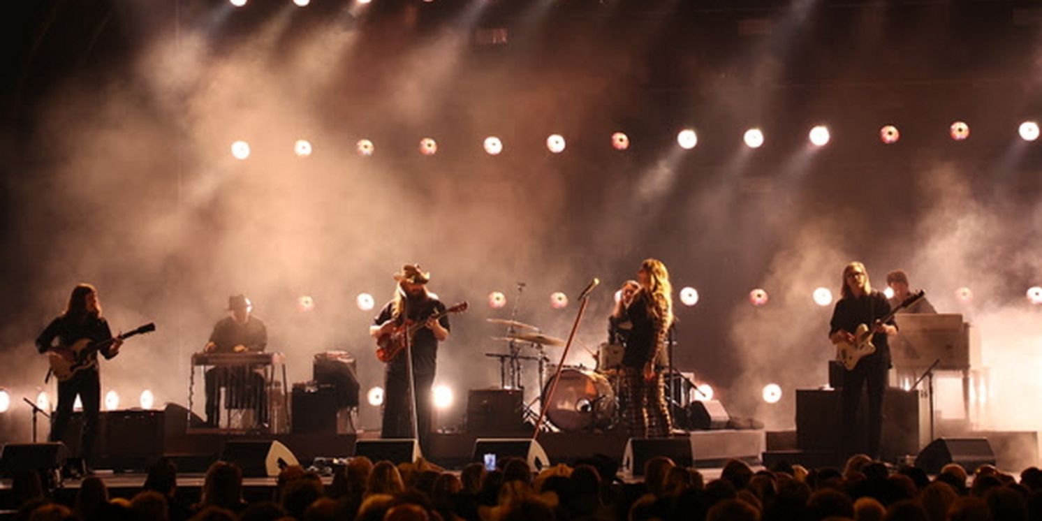 Chris Stapleton Wins Male Vocalist of the Year at 57th CMA Awards  Image