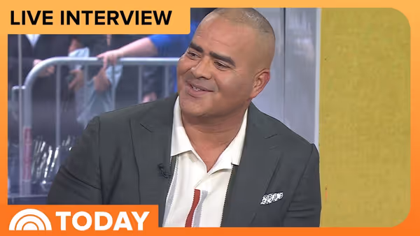 Video: Christopher Jackson Talks HAMILTON Return & Writing THE CROSSOVER Musical Photo