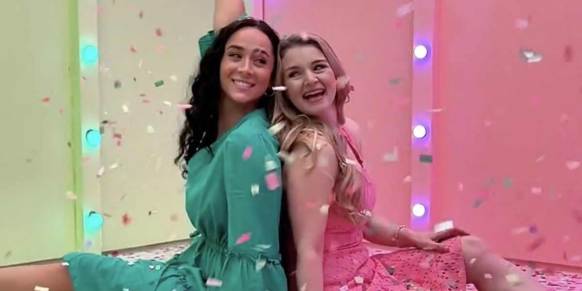 Color Factory Partners With WICKED For Green and Pink Themed Room