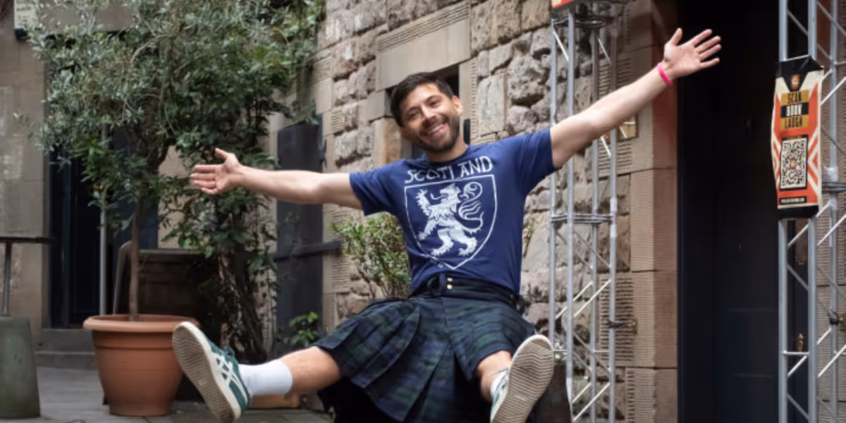 Comedian Jilberto Soto Will Bring ¡AY! PAPI to Edinburgh