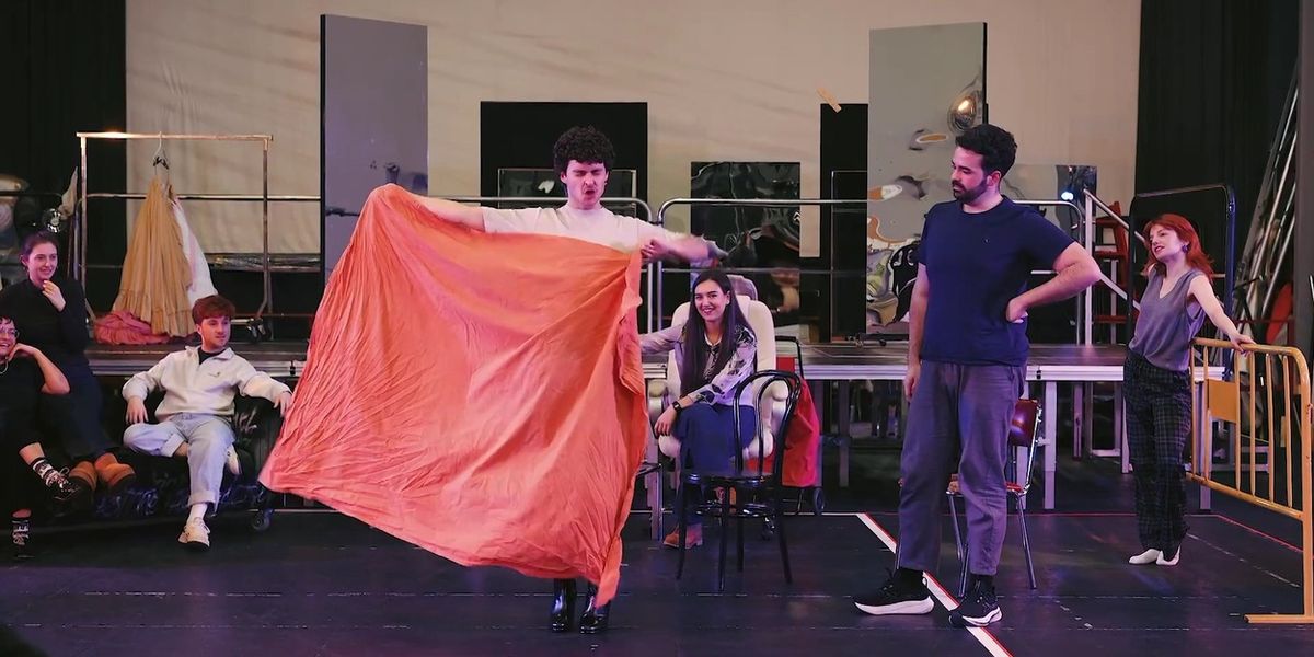 TV: Comienzan los ensayos de BOHEMIOS en el Teatro de la Zarzuela