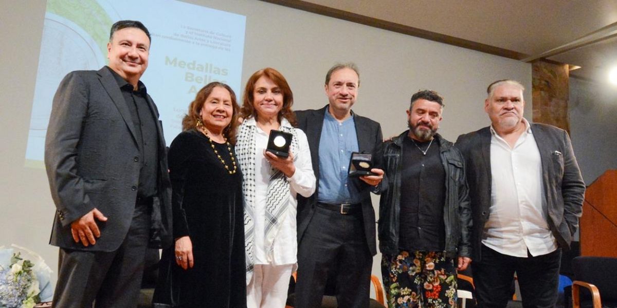 Con La Medalla Bellas Artes En Teatro, El Estado Mexicano Reconoce El Camino Construido Por Mérito Y Esfuerzo Propio De David Olguín Y Perla De La Rosa