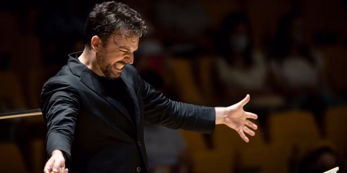 Conductor James Gaffigan Unveils 23/24 Season Highlights & Begins Tenure As MD Of Two European Opera Houses