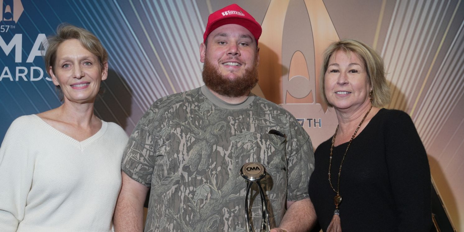 Country Music Artists Receive 2023 CMA International Awards  Image