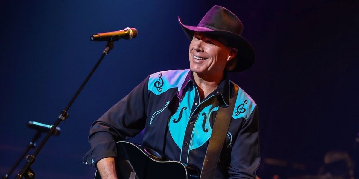 Country Music Star Michael Peterson to Headline Spotlight Cabaret Series