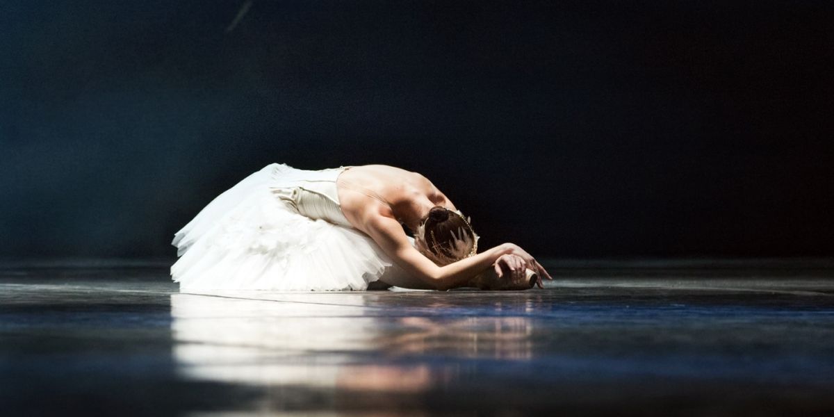 Crown Ballet's SWAN LAKE is Coming to Parr Hall in September