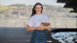 Cumbernauld Actress Wins Scots Language Awards After Record Public Vote